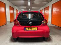 Occasion Toyota Aygo 68 PK (50 kW) 2007 Rood Hatchback