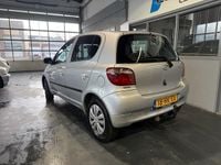 Occasion Toyota Yaris Sol 86 PK (63 kW) 2001 Grijs Hatchback