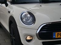 tweedehands Mini Cooper 1.5 136 PkChili Serious Business Navi