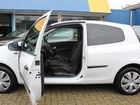 tweedehands Renault Clio 1.2-16V "Yahoo" Radio-CD - Airco !!!