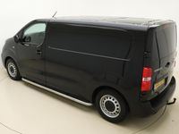 tweedehands Opel Vivaro 2.0 CDTI L2H1 Innovation 180 PK Automaat Dubbele cabine | Navigatie | Keyless | Lichtmetalen velgen | Xenon verlichting