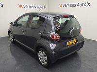 Occasion Toyota Aygo 68 PK (50 kW) 2011 Grijs (metallic) Hatchback