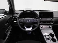 tweedehands Hyundai Kona EV Fashion 64 kWh / € 2.000,- Subsidie mogelijk* / 3 Fase Laden / Navigatie / Trekhaak / HUD Display / Glazen schui-kanteldak /