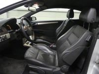 tweedehands Opel Astra Cabriolet TwinTop 1.8 Cosmo - Leer - APK 2025 - Trekhaak