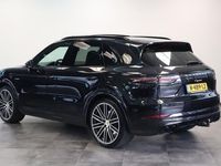 tweedehands Porsche Cayenne 3.0 E-Hybrid Panoramadak Luchtvering Matrix-led 22'lmv Origineel Nederlandse auto!