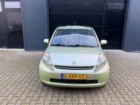 Occasion Daihatsu Sirion 87 PK (63 kW) 2006 Groen Hatchback