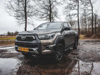 tweedehands Toyota HiLux 2.4 automaat 4wd invincible.