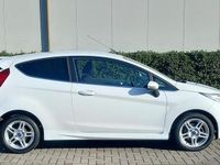 Occasion Ford Fiesta Titanium 101 PK (74 kW) 2013 Wit Hatchback