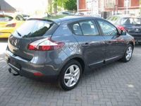 tweedehands Renault Mégane 5p 1.6i 110cv TomTom Edition