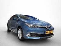 Occasion Toyota Auris Hybrid Executive 136 PK (100 kW) 2017 Blauw (metallic) Hatchback