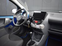 Occasion Toyota Aygo 68 PK (50 kW) 2010 Blauw Hatchback