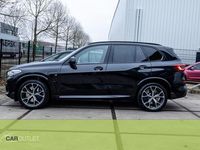 tweedehands BMW X5 xDrive45e High Executive M uitvoering HUD/B&W/Pano/Massagefuncties/Comfort acces/ BOMVOL! NW achterbanden/ Sky Lounge/ Stoelverwarming en ventilatie/Trekhaak/Clima Bekerh/Carbon performance ETC! Wegens fout (oliepomp) is complete motorblok verv