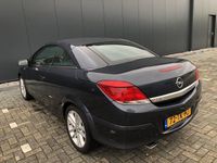 tweedehands Opel Astra Cabriolet TwinTop 1.8 Cosmo Topstaat airco.luxe uitvoering.