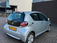 Occasion Toyota Aygo 68 PK (50 kW) 2010 Grijs Hatchback