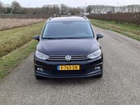 tweedehands VW Touran 1.4 TSI Highline Business R 7 Persoons Lage KM sta