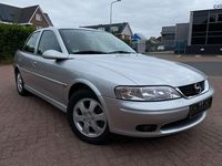 Occasion Opel Vectra Business Edition 101 PK (74 kW) 2001 Zilver Hatchback