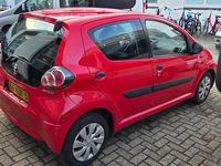 Occasion Toyota Aygo 68 PK (50 kW) 2010 Rood Hatchback