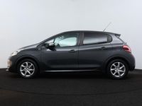 tweedehands Peugeot 208 1.2 PureTech Style Pack Navigatie Trekhaak PDC Achter Climate Control