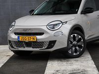 Nieuw Fiat 600 La Prima 145 PK (106 kW) 2025 Grijs SUV