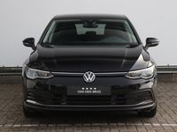 tweedehands VW Golf VIII 1.0 eTSI Life 110pk Automaat | Navigatie | Stoel- en Stuurverwarming | AllSeason | Parkeersensoren | Getint Glas