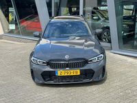 tweedehands BMW 320 3-SERIE Touring i High Executive sportpakket Glazen panoramadak