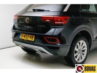 tweedehands VW T-Roc 110 PK 1.0 TSI nw. model Navigatie, Stoelverwarming, Climate-control, Cruise, Aut.inparkeren, Inklapbare spiegels