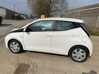 tweedehands Toyota Aygo 1.0i VVT-i x-play automatique