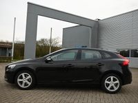 Occasion Volvo V40 Kinetic 152 PK (111 kW) 2017 Zwart (metallic) Hatchback