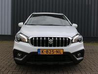 tweedehands Suzuki SX4 S-Cross 1.0 Boosterjet Select Parelmoerwit Airco Climate Cruise Stoelverwarming Camera LM Velgen LED Keyless