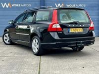 tweedehands Volvo V70 2.5T Kinetic / AUTOMAAT / XENON / TREKHAAK / GOED