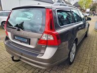 tweedehands Volvo V70 3.2 Summum Automaat 238PK / LEER / XENON / 18'' VELGEN / TREKHAAK