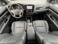 tweedehands Mitsubishi Outlander 2.4 PHEV Instyle S-AWC 4WD Automaat / Schuif-kante