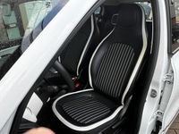 Occasion Renault Twingo Intens 67 PK (49 kW) 2022 Wit Hatchback