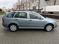 tweedehands Skoda Fabia Combi 1.4-16V Comfort*Automaat*APK*NAP*ELKT-RAAM*CRUISE*PAN0-DAK