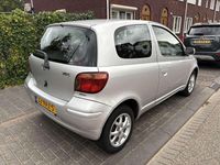 Occasion Toyota Yaris 65 PK (47 kW) 2005 Grijs Hatchback