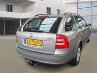 tweedehands Skoda Octavia Combi 1.6 FSI Elegance/AIRCO/PDC/TREKHAAK/CRUISE/2