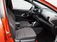 tweedehands Toyota Yaris Hybrid 1.5 Hybrid Dynamic Orange Navi / Carplay / Camera