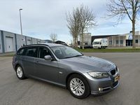 tweedehands BMW 318 318 Touring i High Executive Automaat 143 PK. Clima