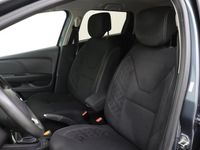 tweedehands Renault Clio IV Estate 0.9 - 90PK TCe Limited | Navigatie | Parkeersensoren | Cruise Control | Airco | Trekhaak | Electrische Ramen | Dodehoek detectie | 16 inch Velgen | Keyless Entry & Go |