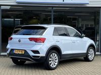 tweedehands VW T-Roc 1.5 TSI Life 150pk automaat | ECC | NAV | Carplay