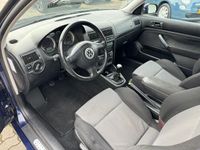 tweedehands VW Golf IV 2.0 airco, schuif kantel, elek ramen