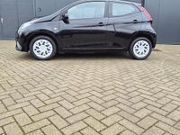 Occasion Toyota Aygo X-play 72 PK (52 kW) 2018 Zwart (metallic) Hatchback
