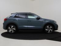 tweedehands VW T-Roc 1.5 TSI R-Line | Parkeerassistent | Achteruitrijcamera | Digital cockpit Pro | Adaptieve Cruise control | Climate control | Navigatie | CarPlay |