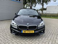 tweedehands BMW 218 2-SERIE Active Tourer i 136 PK Executive LED Trekhaak Panoramadak 17 Inch PDC Stoelverwarming Navigatie