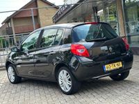 tweedehands Renault Clio 1.6-16V Initiale Automaat Leder Clima Cruise PDC