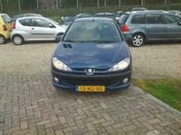 tweedehands Peugeot 206 1.4 XR auto ziet er mooi uit. elektr pakket cv en goed onderhoud.