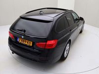 tweedehands BMW 318 3-SERIE Touring i 136pk Automaat Executive Bns [ PANODAK+CAMERA+H