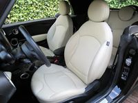 tweedehands Mini Cooper Cabriolet 1.6 Chili R57 LCI met Navi, Leder, BT, PDC en 16"