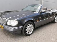 Occasion Mercedes E220 Sportline 150 PK (110 kW) 1996 Zwart, metallic lak Cabriolet
