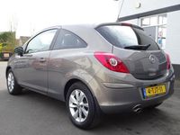 tweedehands Opel Corsa 1.2-16V Design Edition Automatische airco, licht metalen velgen, cruise controle, navigatie, parkeersensoren, enz.